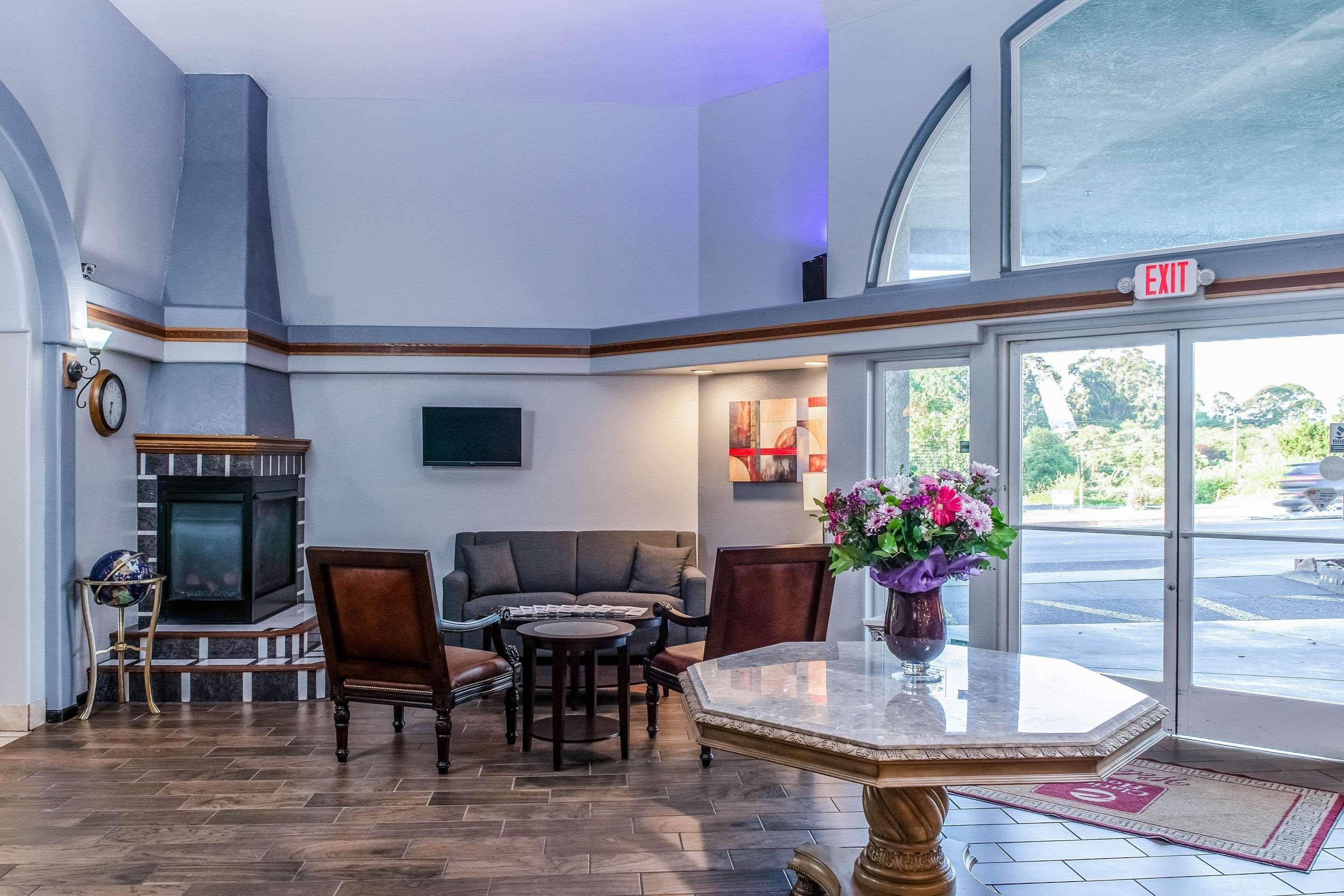 Clarion Hotel By Humboldt Bay Eureka Buitenkant foto